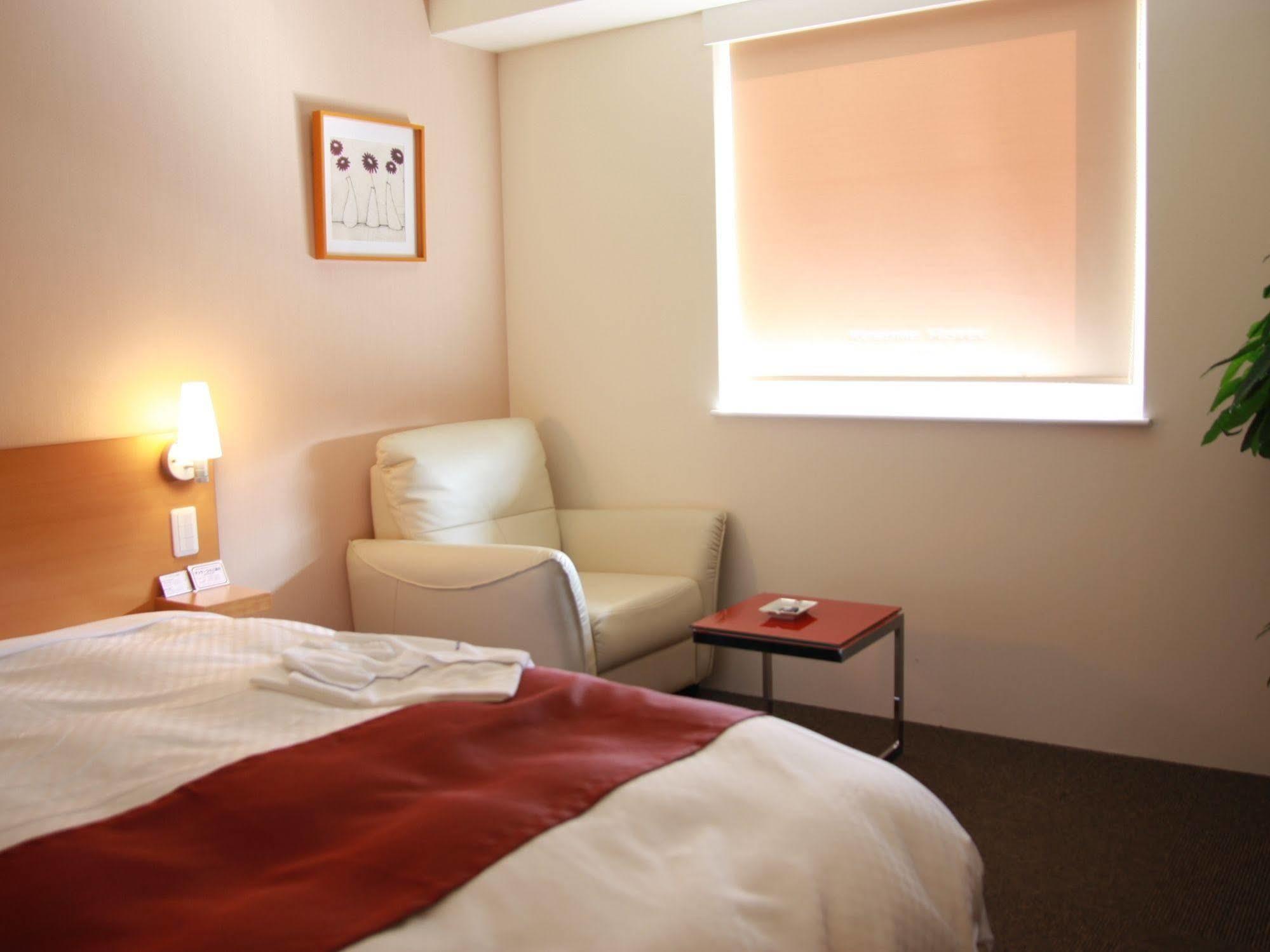 Kurume Hotel Esprit Esterno foto